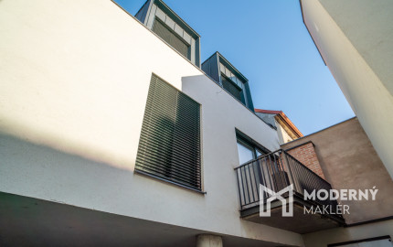 Na prenájom štýlový 3-izbový mezonet v historickom centre Trnavy