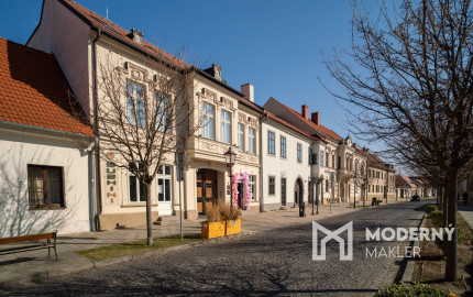 Na prenájom štýlový 3-izbový mezonet v historickom centre Trnavy