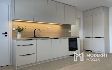 Na prenájom 2-izbový byt v centre Dubnice nad Váhom