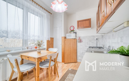 Na predaj priestranný 3-izbový byt v Malackách