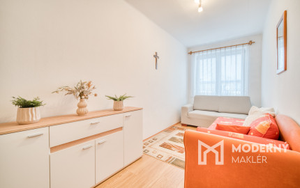 Na predaj priestranný 3-izbový byt v Malackách