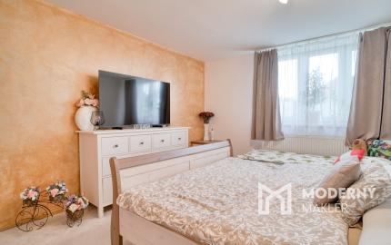 Na predaj priestranný 4-izbový rodinný dom v Malženiciach