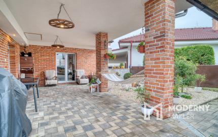 Na predaj priestranný 4-izbový rodinný dom v Malženiciach