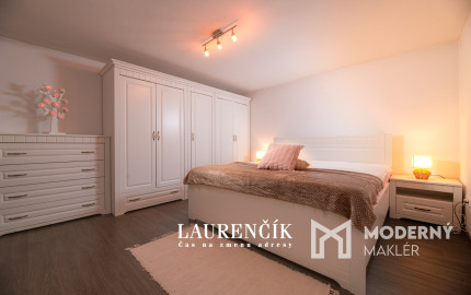 Na predaj veľkorysý 7-izbový rodinný dom v obci Podlužany