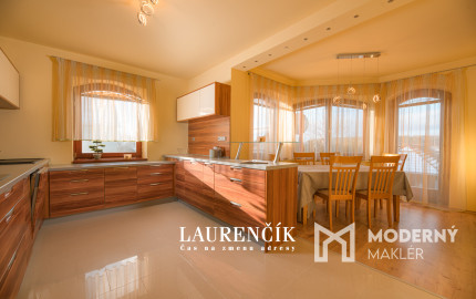 Na predaj veľkorysý 7-izbový rodinný dom v obci Podlužany