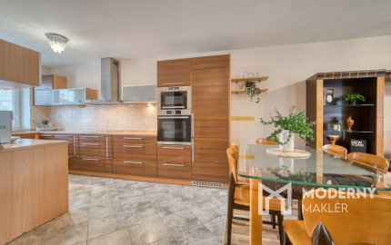 Na predaj dvojpodlažný 4-izbový dom v Malackách