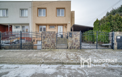 Na predaj dvojpodlažný 4-izbový dom v Malackách