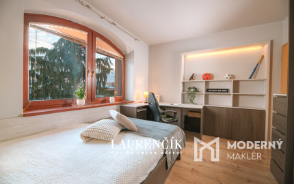 Na predaj veľkorysý 7-izbový rodinný dom v obci Podlužany