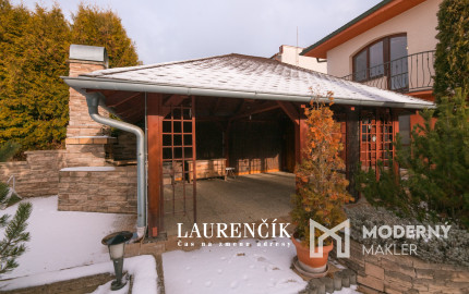 Na predaj veľkorysý 7-izbový rodinný dom v obci Podlužany