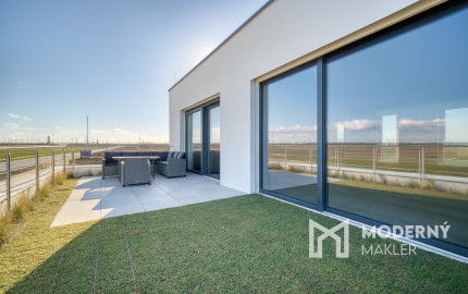 Na predaj administratívno-skladový objekt pri Trnave, v obci Zavar