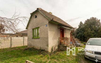 Na predaj rodinný dom s rozľahlým pozemkom v obci Blahová