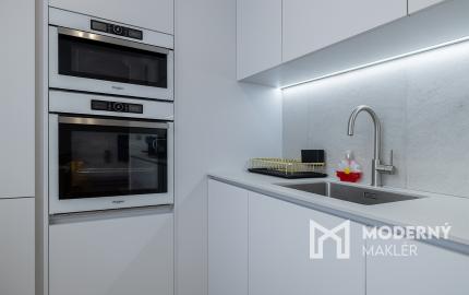 Na predaj luxusne zrekonštruovaný 3-izbový byt ulica Tyršová Humenné