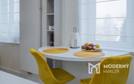 Na predaj luxusne zrekonštruovaný 3-izbový byt ulica Tyršová Humenné