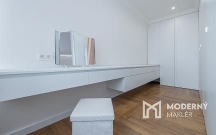 Na predaj luxusne zrekonštruovaný 3-izbový byt ulica Tyršová Humenné