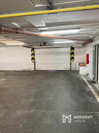 Kompletne zariadený 3-izbový byt s loggiou a garážovým státím v cene