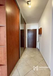 Kompletne zariadený 3-izbový byt s loggiou a garážovým státím v cene