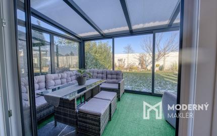 Na predaj kompletne zariadený rodinný dom vo Voderadoch