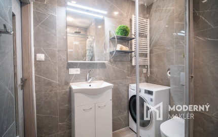 REZERVOVANÉ: Na predaj útulný 2-izbový byt vo Vrábloch