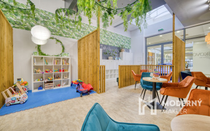 Na odstúpenie kaviareň s detským ihriskom v OC MOLO v Pezinku