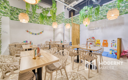 Na odstúpenie kaviareň s detským ihriskom v OC MOLO v Pezinku