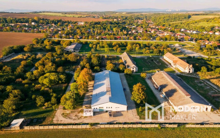 Na predaj investičný areál v obci Trávnica