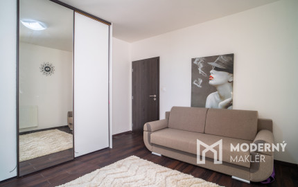 Na predaj 3-izbový byt v tichej časti Senca s parkovaním