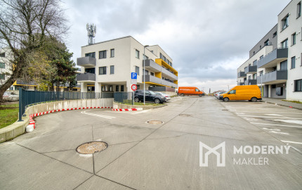 Na predaj zariadený 2-izbový byt s balkónom v Rovinke