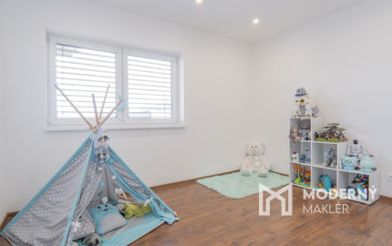 Na predaj novostavba s garážou a dvoma kúpeľňami v Senci