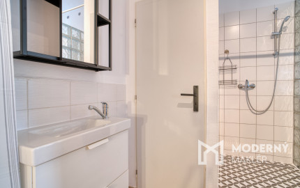 Na predaj 1-izbový byt s investičným potenciálom v centre Bratislavy