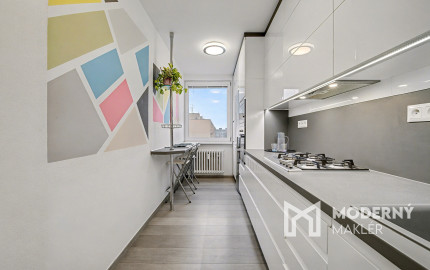 Na predaj  3-izbový byt s dvoma loggiami v Petržalke BA.