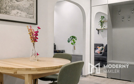 Na predaj  3-izbový byt s dvoma loggiami v Petržalke BA.