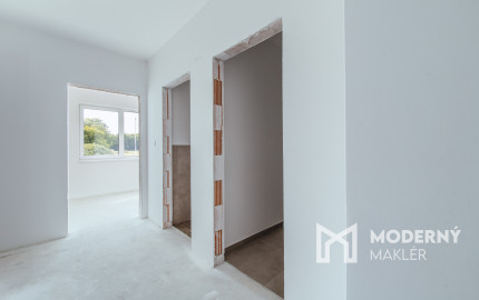 Na predaj skolaudovaný 3-izbový byt s vlastnou záhradou