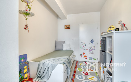 Na predaj veľkorysý 3-izbový byt s parkovacím státím v Rovinke