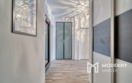 Na predaj veľkorysý 3-izbový byt s parkovacím státím v Rovinke