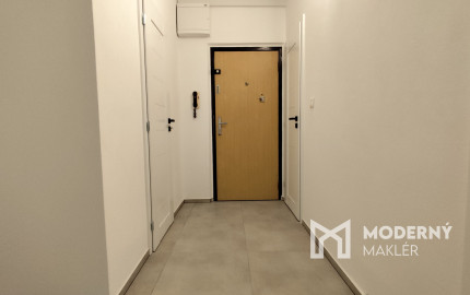 Na prenájom zrekonštruovaný 2-izbový byt v Bánovciach nad Bebravou