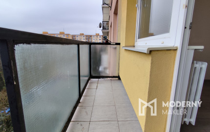 Na prenájom zrekonštruovaný 2-izbový byt v Bánovciach nad Bebravou