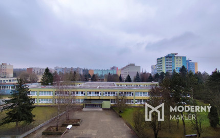 Na prenájom zrekonštruovaný 2-izbový byt v Bánovciach nad Bebravou