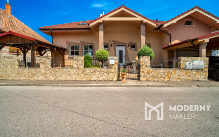 Na predaj priestranný rodinný dom v obci Zlaté Klasy