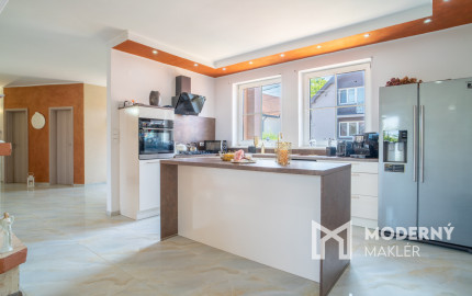 Na predaj priestranný rodinný dom v obci Zlaté Klasy