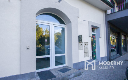 Na prenájom samostatná kancelária v centre Šamorína