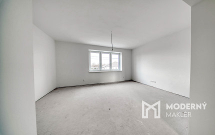 Na predaj rodinný dom s garážou v obci Šoporňa – štandard je zahrnutý v cene