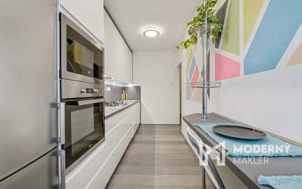 Na predaj  3-izbový byt s dvoma loggiami v Petržalke BA.