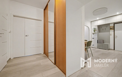 Na predaj  3-izbový byt s dvoma loggiami v Petržalke BA.