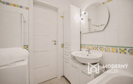 Na predaj  3-izbový byt s dvoma loggiami v Petržalke BA.