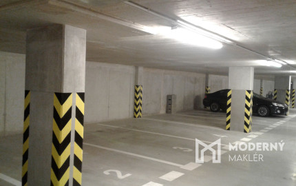 Na prenájom garážové státie pre 2 motorky - Panónska , Petržalka