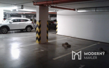 Na prenájom garážové státie v komornej garáži v Bratislave