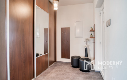 Na predaj rodinný dom s rozľahlým pozemkom v Kostolišti