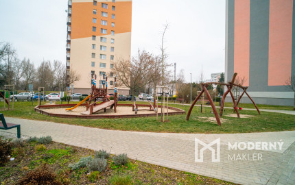 REZERVOVANÉ: Na predaj 3,5 - izbový byt v meste Sereď