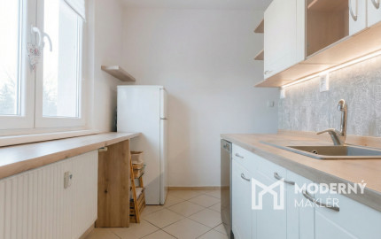 Na prenájom kompletne zariadený 2-izbový byt v centre Martina