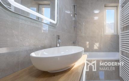 Na predaj zrekonštruovaný 3-izbový byt v obci Malcov